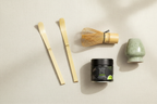 Matcha salgsbanner med vispholder